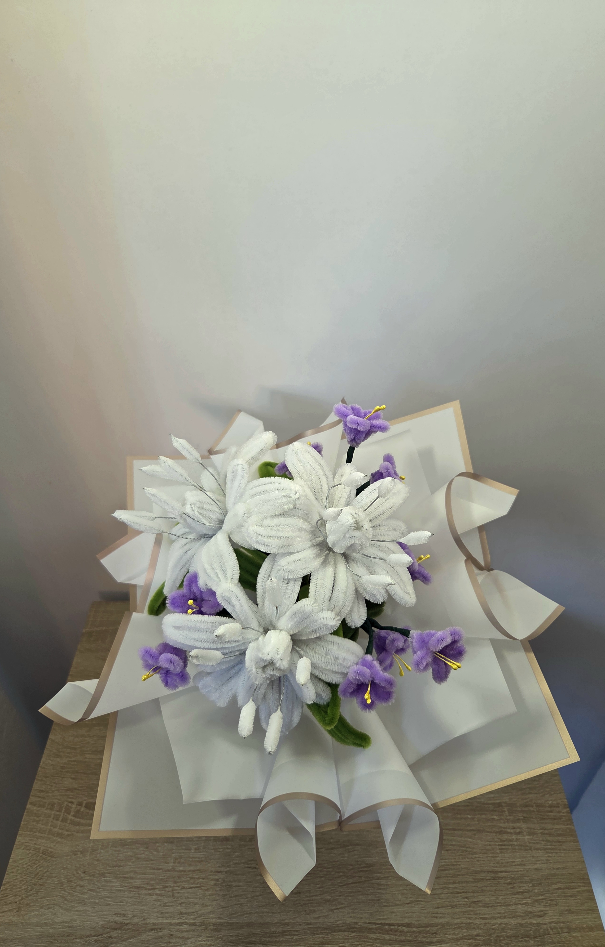 Fialovo-bílá elegance